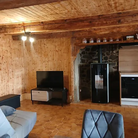 בית נופש Chez Jeantou Montgreleix