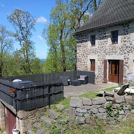 Holiday home Chez Jeantou Montgreleix