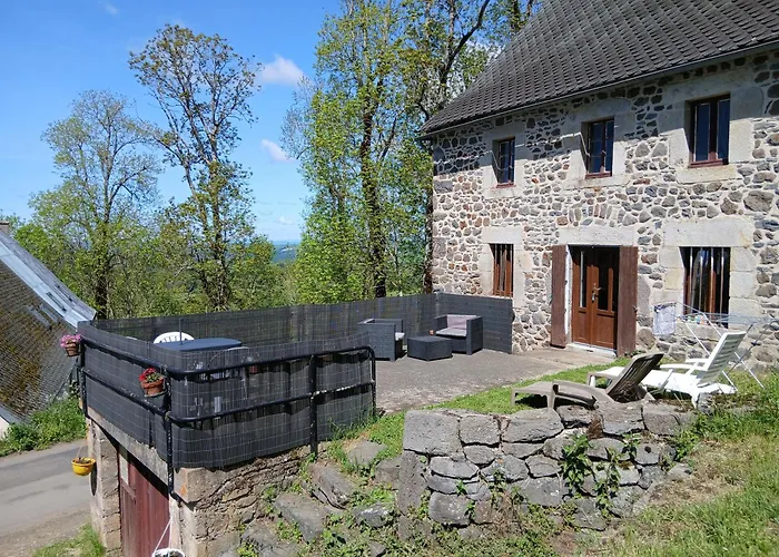 Holiday home Chez Jeantou Montgreleix